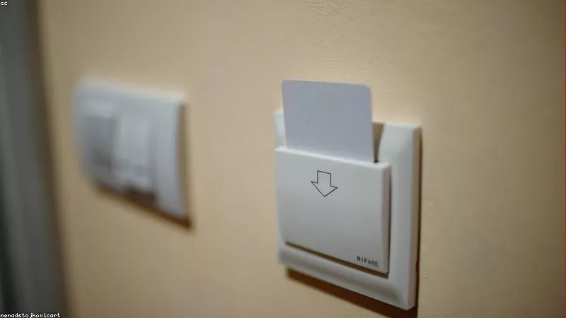 Phân tích chuyên sâu hình ảnh Xây dựng chính sách bảo mật thông tin nội bộ vững chắc